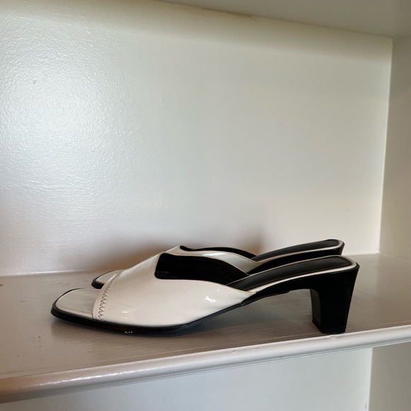 UO White Square Toe Kitten Heel 10US Womens - Picture 2 of 7